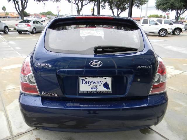 2010 Hyundai Accent 328xi AWD Wagon 4D