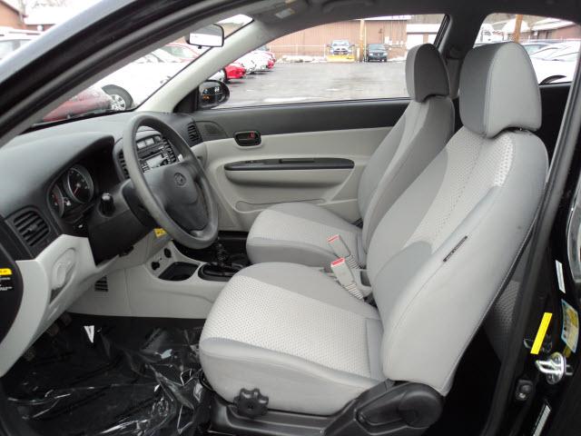2010 Hyundai Accent XLS