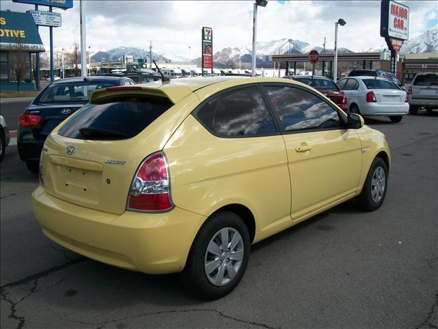 2010 Hyundai Accent XLS