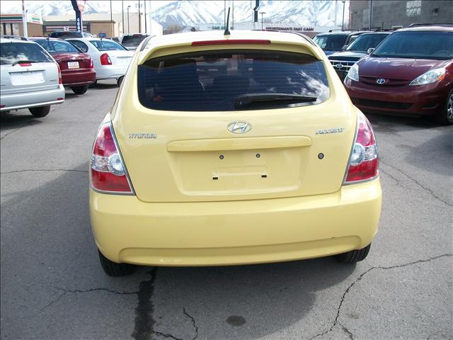 2010 Hyundai Accent XLS