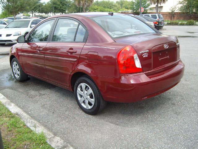 2010 Hyundai Accent FWD 4dr Sport