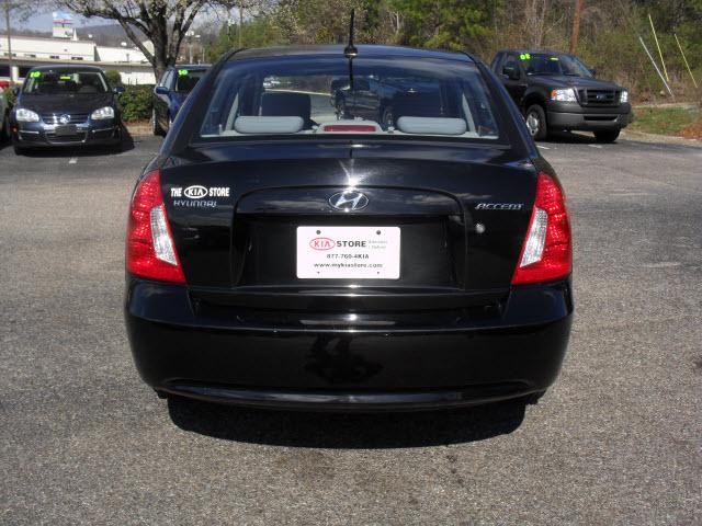 2010 Hyundai Accent FWD 4dr Sport