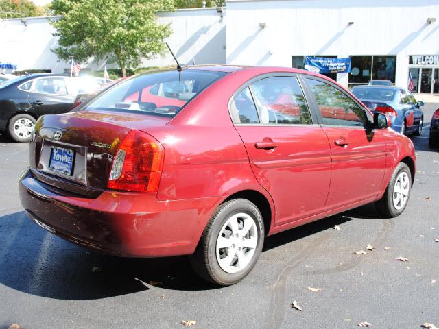 2010 Hyundai Accent FWD 4dr Sport
