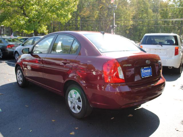 2010 Hyundai Accent FWD 4dr Sport