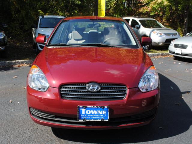 2010 Hyundai Accent FWD 4dr Sport