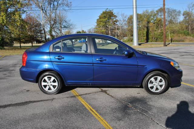 2010 Hyundai Accent FWD 4dr Sport
