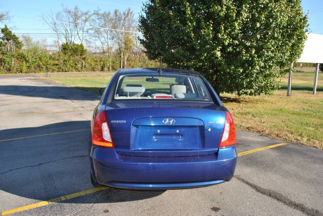2010 Hyundai Accent FWD 4dr Sport
