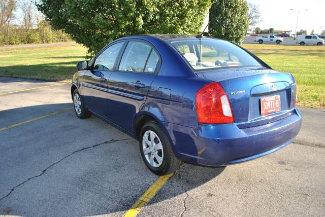 2010 Hyundai Accent FWD 4dr Sport