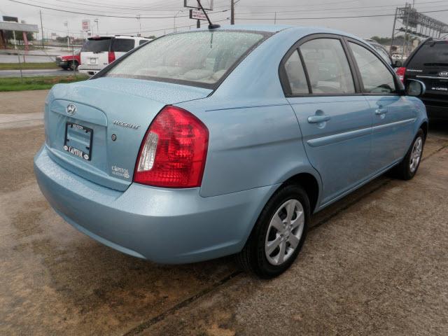 2010 Hyundai Accent FWD 4dr Sport