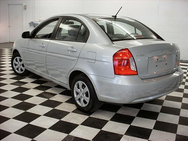 2010 Hyundai Accent FWD 4dr Sport