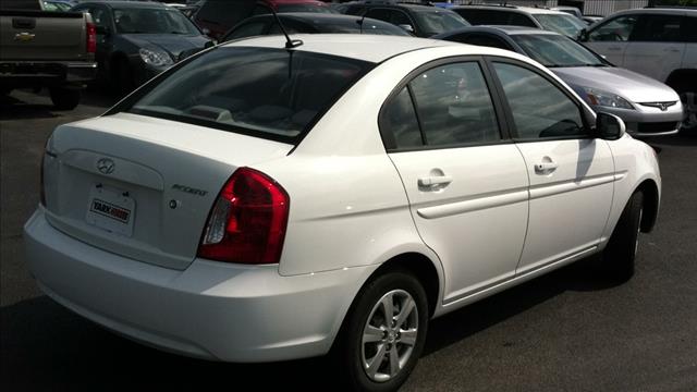 2010 Hyundai Accent FWD 4dr Sport