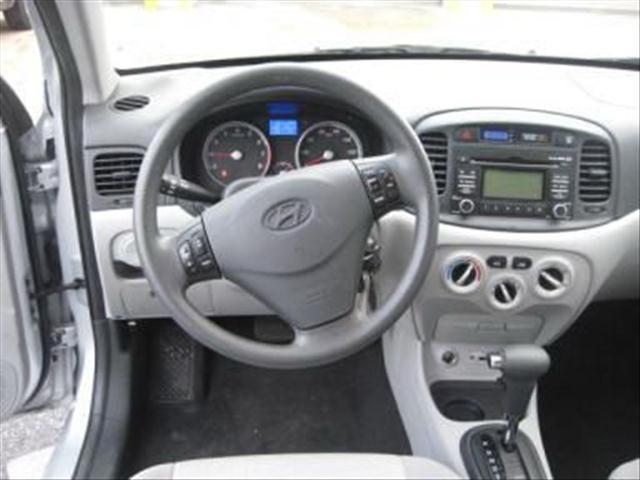 2010 Hyundai Accent FWD 4dr Sport