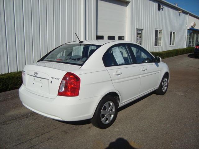 2010 Hyundai Accent FWD 4dr Sport