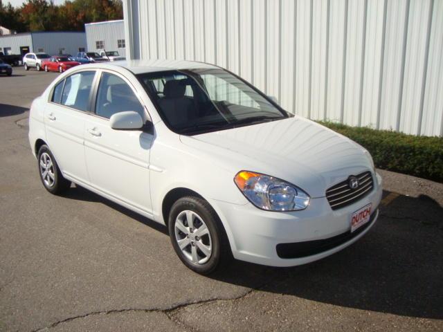 2010 Hyundai Accent FWD 4dr Sport