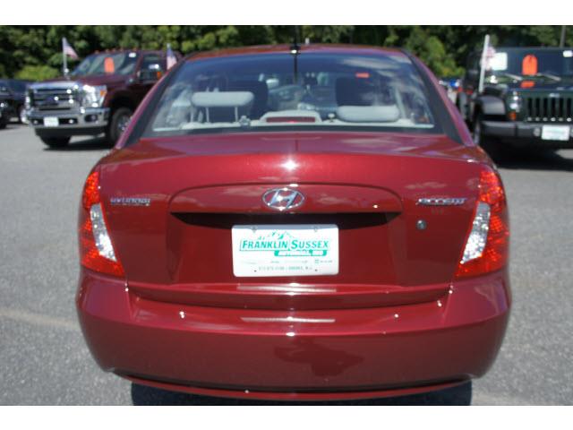2011 Hyundai Accent FWD 4dr Sport