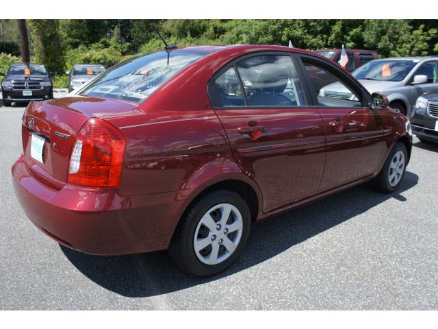 2011 Hyundai Accent FWD 4dr Sport
