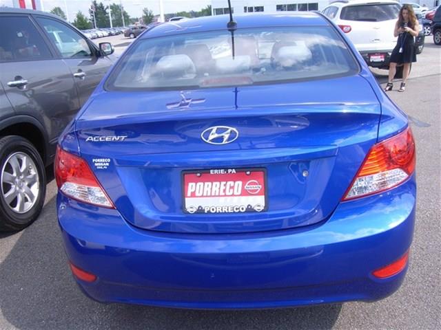 2012 Hyundai Accent FWD 4dr Sport