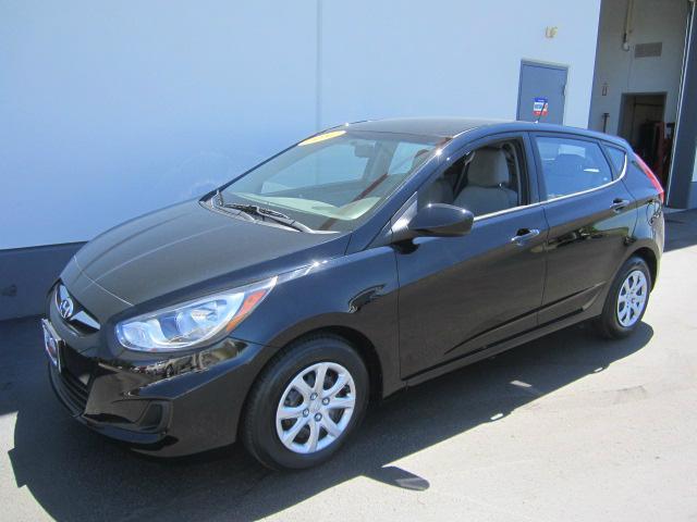 2012 Hyundai Accent SEL W/navigation