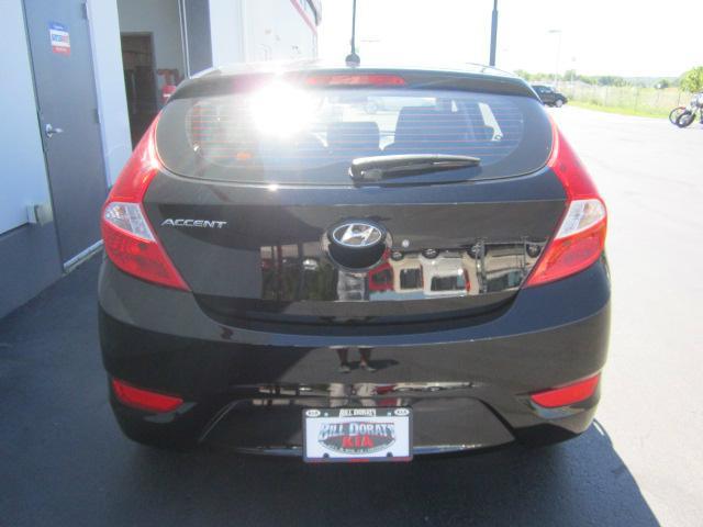 2012 Hyundai Accent SEL W/navigation