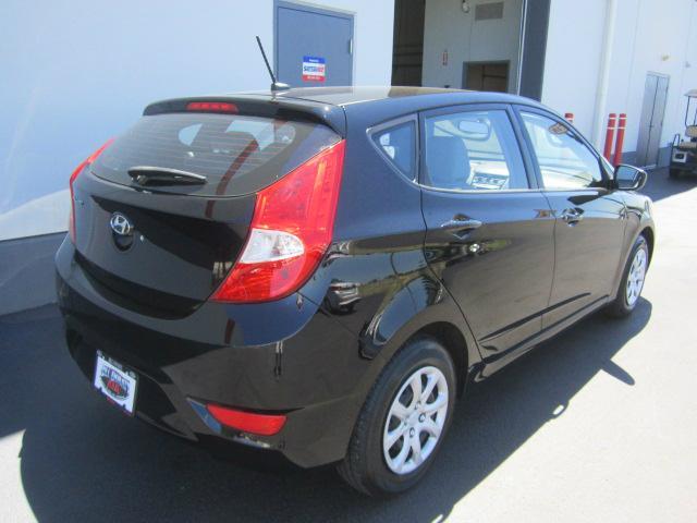2012 Hyundai Accent SEL W/navigation