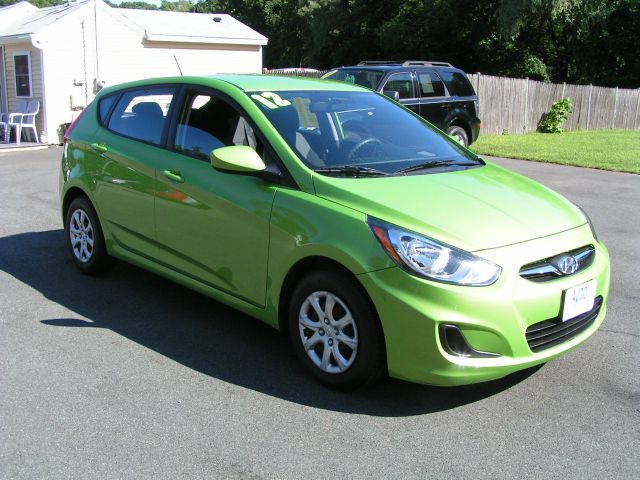 2012 Hyundai Accent Z1