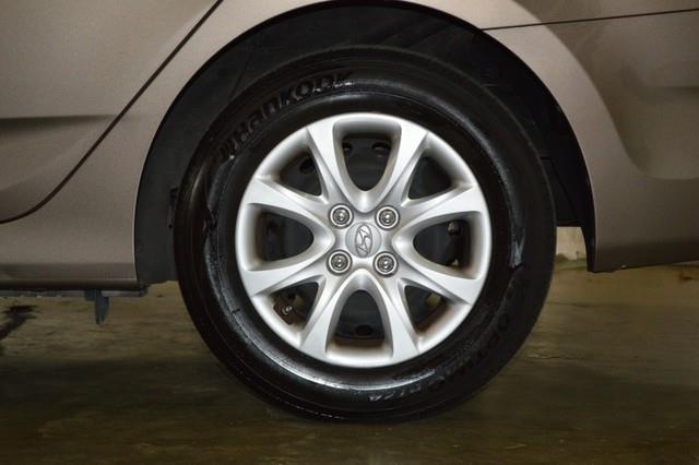 2012 Hyundai Accent FWD 4dr Sport