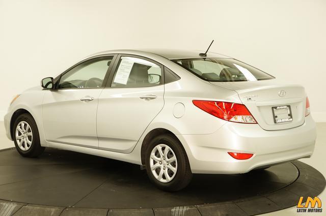 2012 Hyundai Accent FWD 4dr Sport