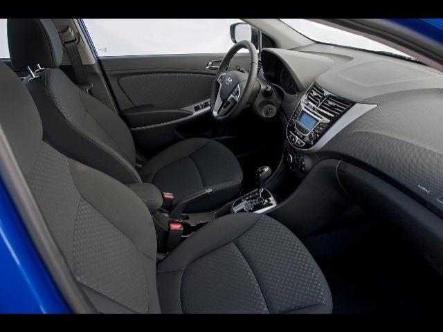 2013 Hyundai Accent SEL W/navigation