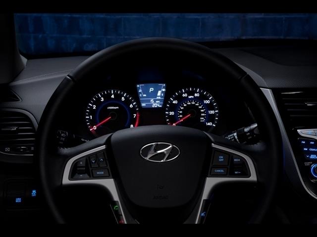 2013 Hyundai Accent SEL W/navigation
