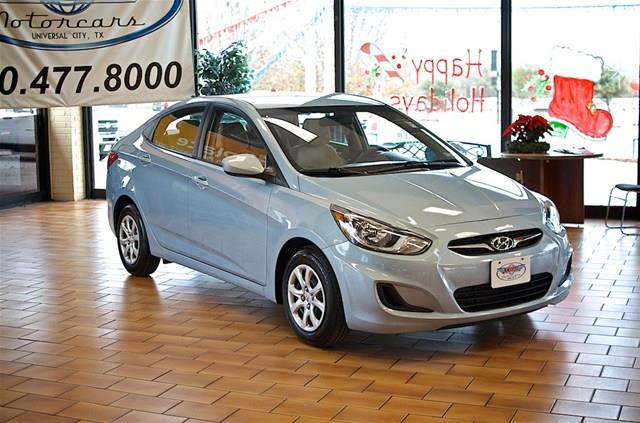 2013 Hyundai Accent FWD 4dr Sport