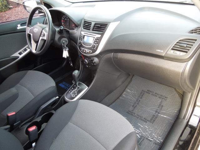 2013 Hyundai Accent XLS