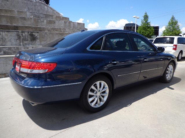 2007 Hyundai Azera 320 W/ Sunroof