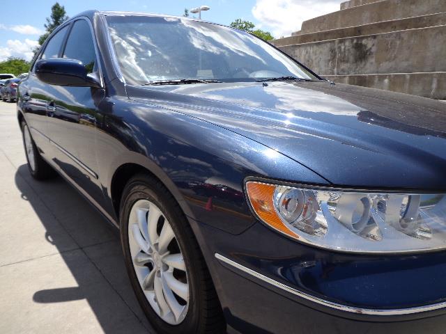 2007 Hyundai Azera 320 W/ Sunroof