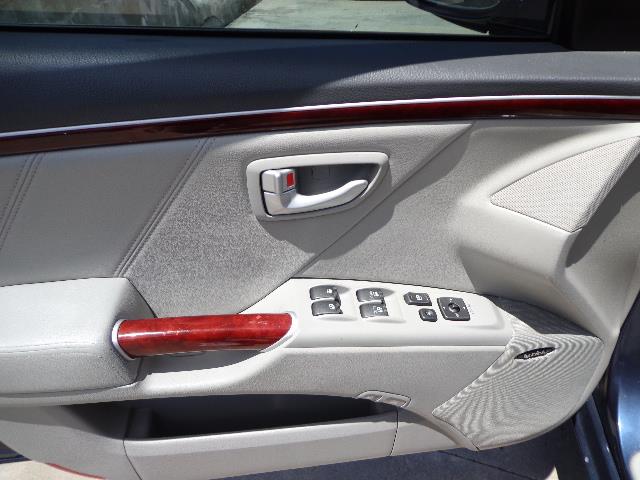 2007 Hyundai Azera 320 W/ Sunroof