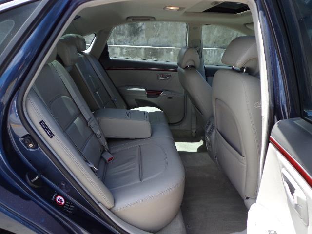 2007 Hyundai Azera 320 W/ Sunroof