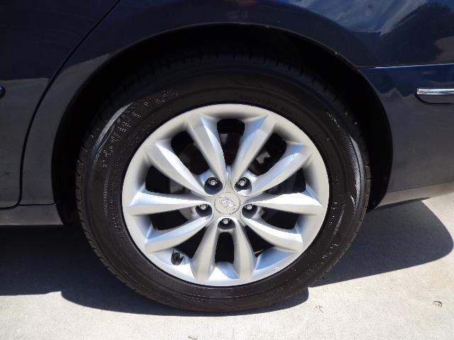 2007 Hyundai Azera 320 W/ Sunroof