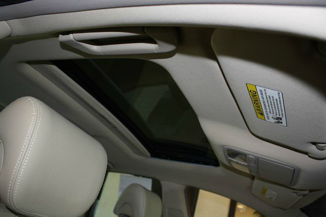 2009 Hyundai Azera FWD 4dr Sport