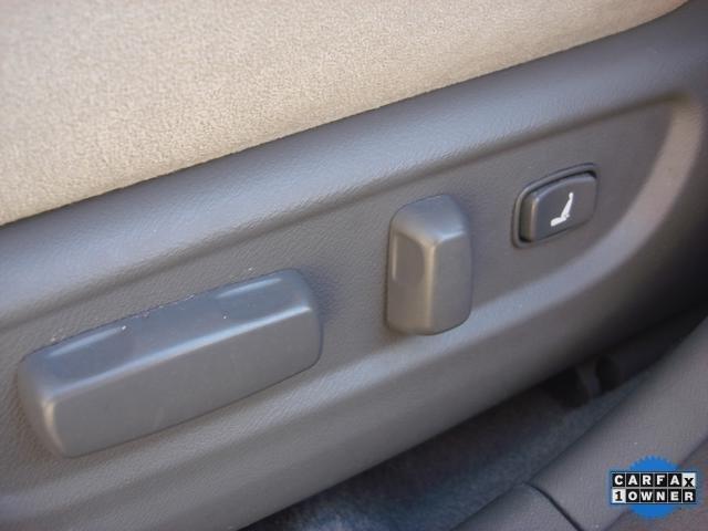 2011 Hyundai Azera FWD 4dr Sport