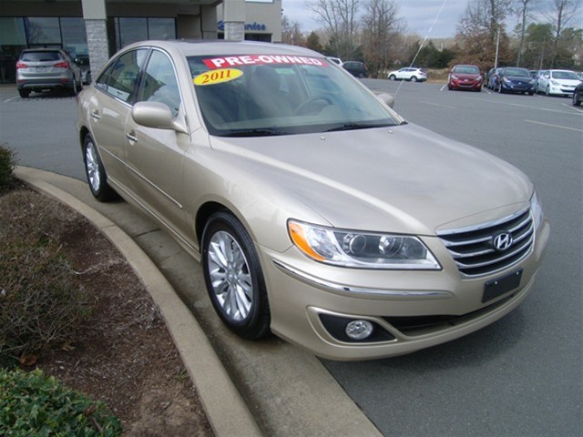 2011 Hyundai Azera FWD 4dr Sport