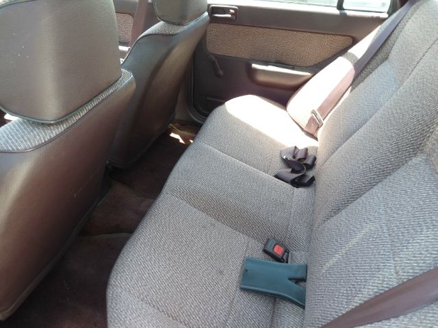 1995 Hyundai Elantra Base