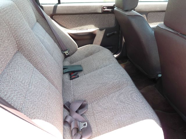 1995 Hyundai Elantra Base