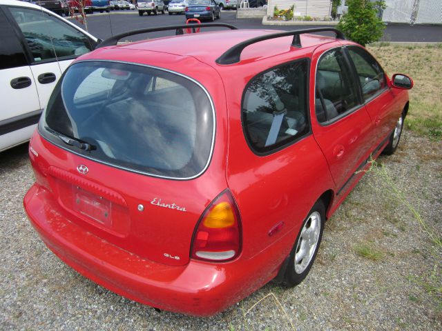 1997 Hyundai Elantra FWD 4dr Sport