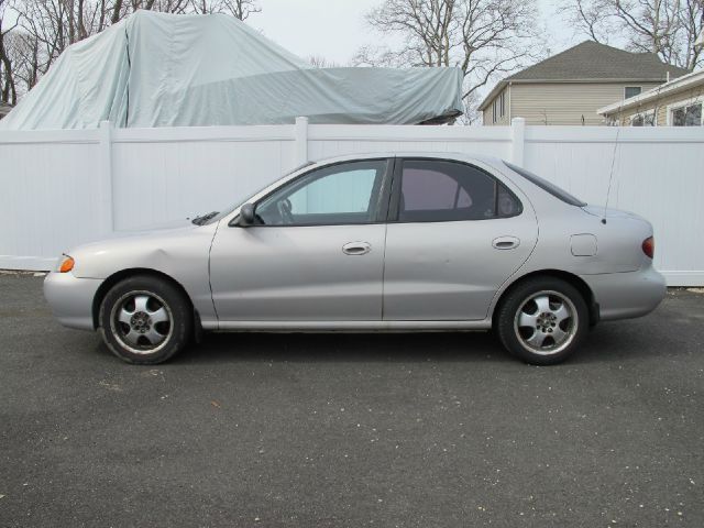 1997 Hyundai Elantra Base