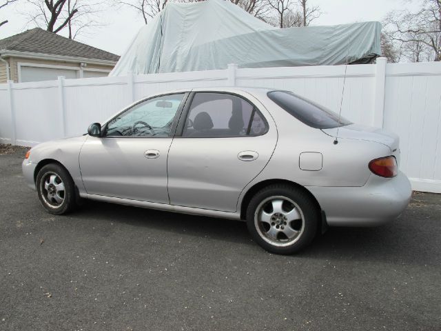 1997 Hyundai Elantra Base