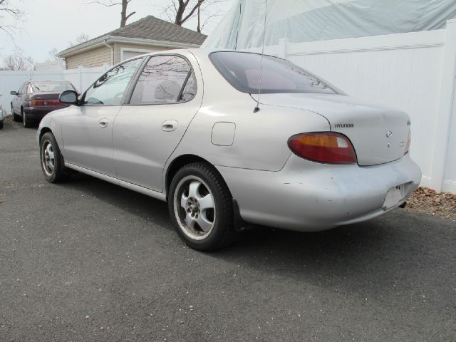 1997 Hyundai Elantra Base