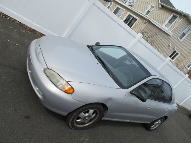 1997 Hyundai Elantra Base