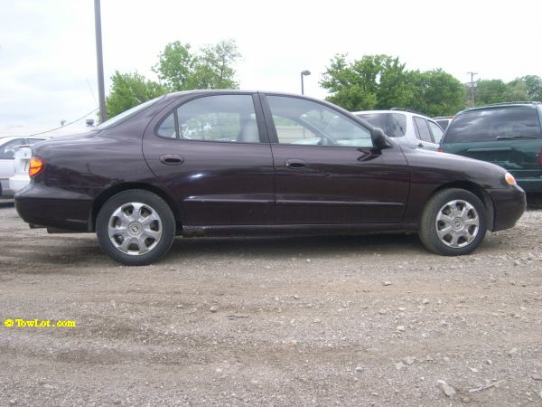 1999 Hyundai Elantra Base