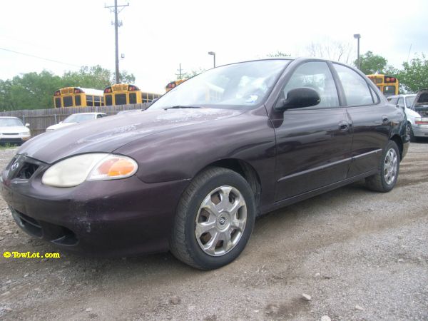 1999 Hyundai Elantra Base