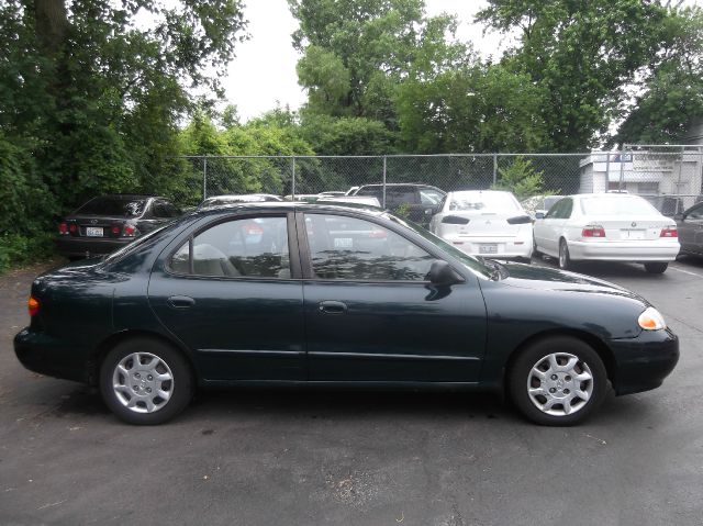 1999 Hyundai Elantra Base