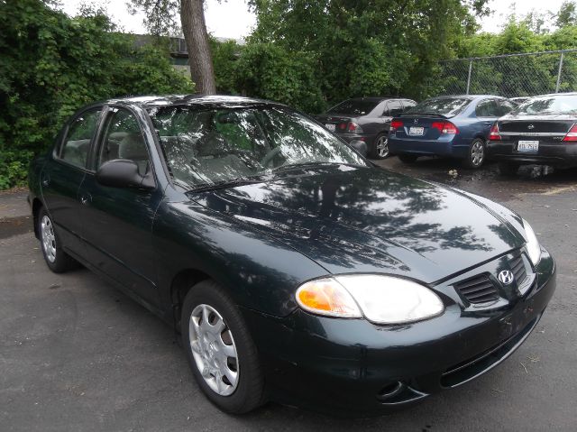 1999 Hyundai Elantra Base